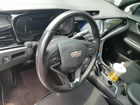 Cadillac XT6