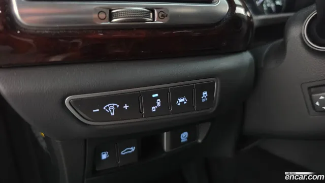 Genesis G90 (EQ900)