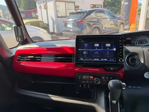 Honda N-BOX Custom