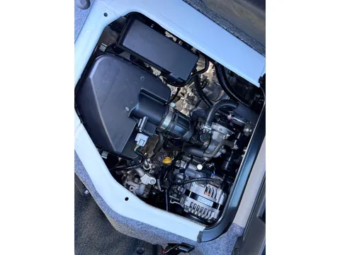 Nissan Clipper Van