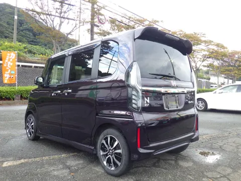 Honda N-BOX Custom