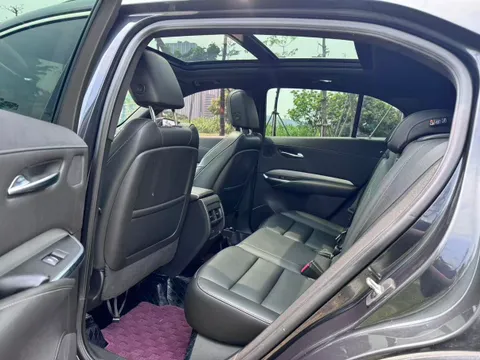 Cadillac XT4