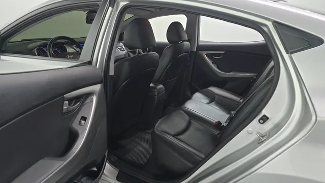 Hyundai Elantra (Avante)