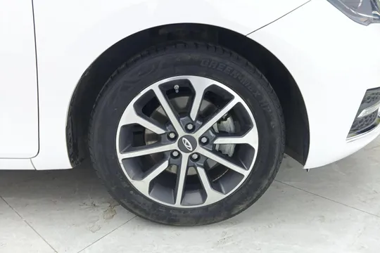 Chery Arrizo 5