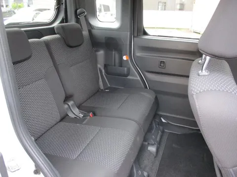 Toyota Pixis Mega