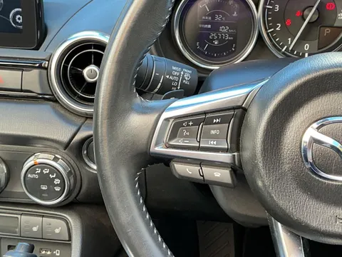 Mazda MX-5 (Roadster)
