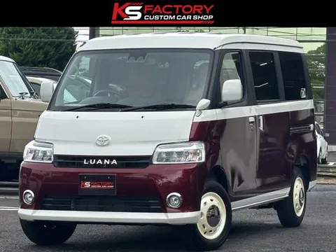 Toyota TownAce Van