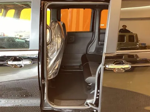 Honda N-BOX Custom