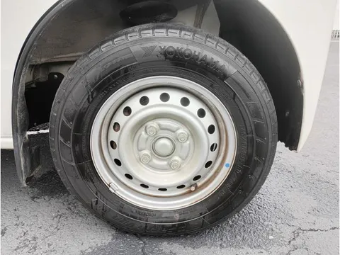 Mitsubishi Minicab Van