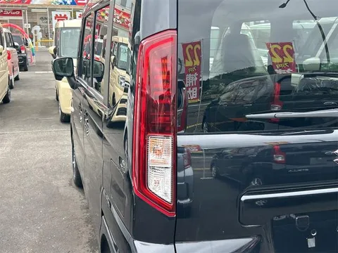Suzuki Spacia