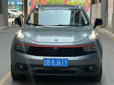 Lynk & Co 01
