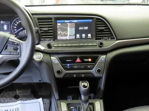 Hyundai Elantra (Avante)