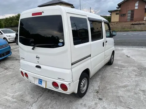 Nissan Clipper Van