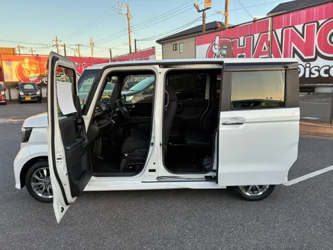 Honda N-BOX Custom