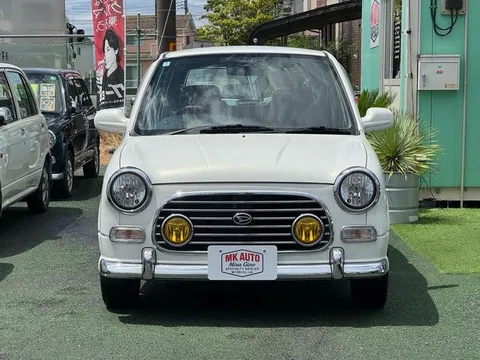 Daihatsu Mira Gino
