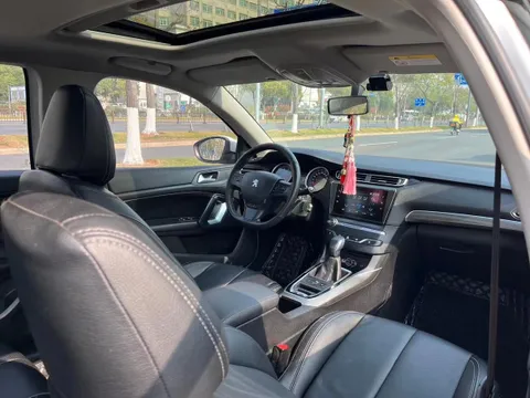 Peugeot 408