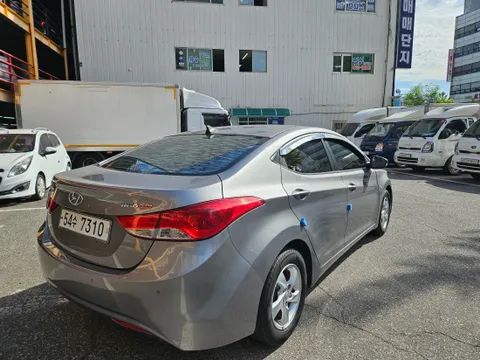Hyundai Elantra (Avante)