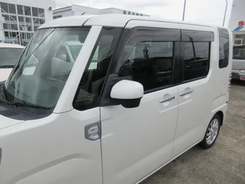 Toyota Pixis Mega