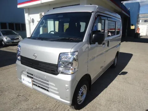 Nissan Clipper Van