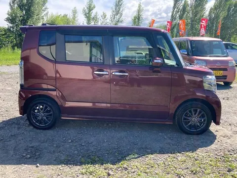 Honda N-BOX Custom