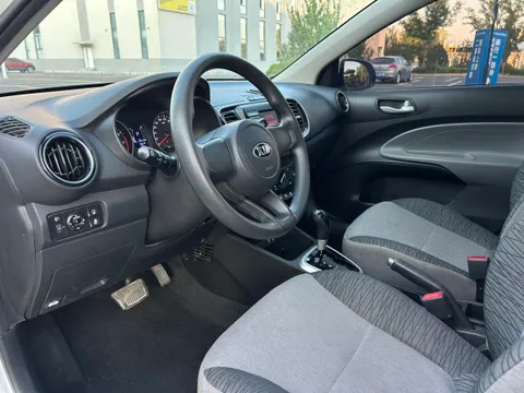 Kia Pegas