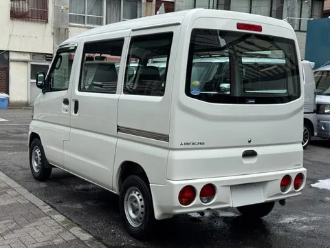 Mitsubishi Minicab Van