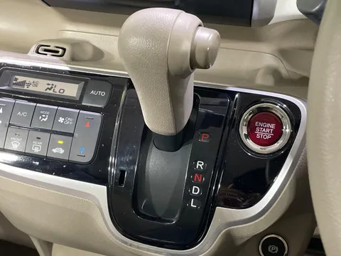 Honda N-BOX Slash