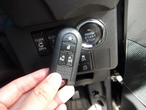 Toyota Pixis Mega