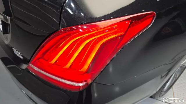 Genesis G90 (EQ900)