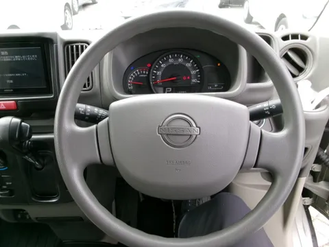 Nissan Clipper Van