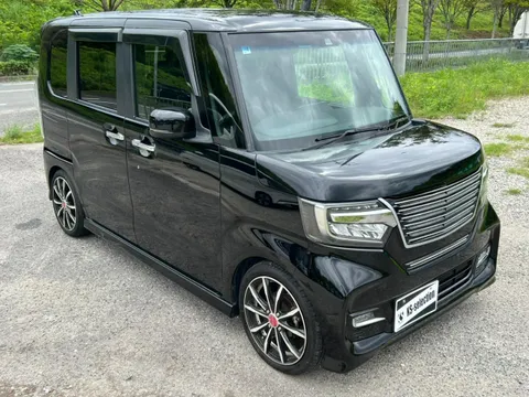 Honda N-BOX Custom