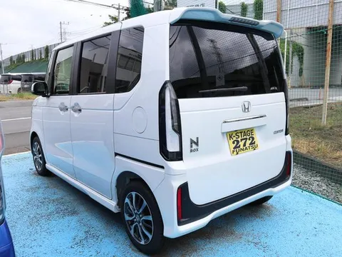 Honda N-BOX Custom