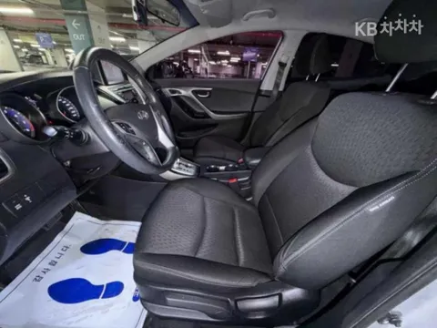 Hyundai Elantra (Avante)