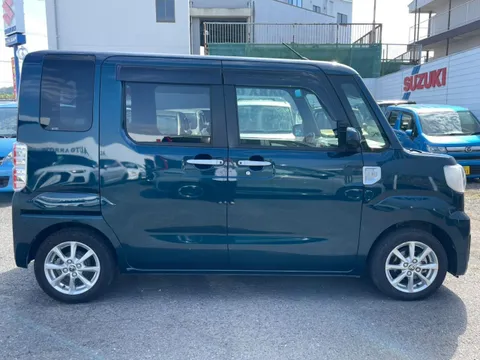 Toyota Pixis Mega