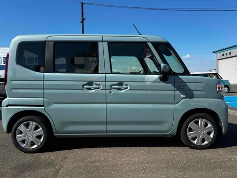 Suzuki Spacia