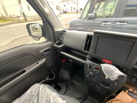 Nissan Clipper Van