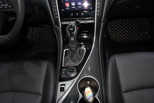 Infiniti Q50L