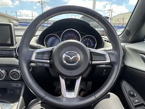 Mazda MX-5 (Roadster)