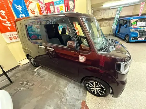 Toyota Pixis Mega