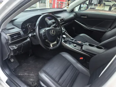 Lexus IS