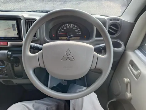 Mitsubishi Minicab Van