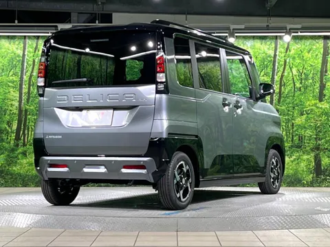Mitsubishi Delica Mini