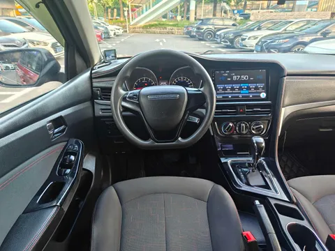 Venucia T70