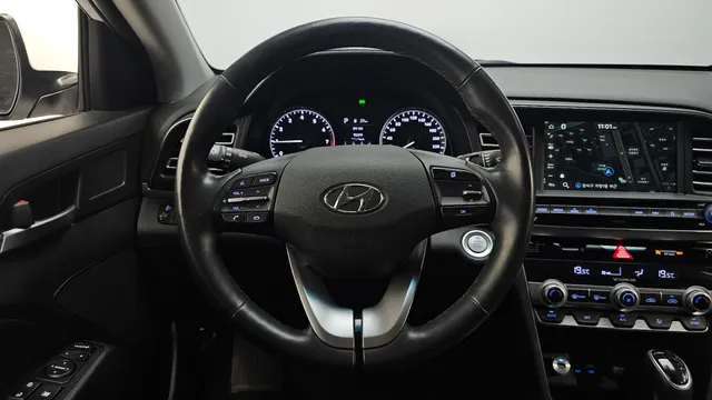 Hyundai Elantra (Avante)