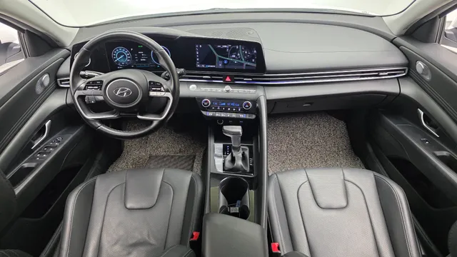 Hyundai Elantra (Avante)