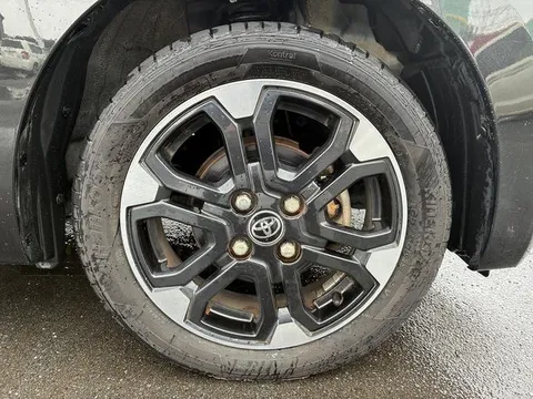 Toyota Pixis Mega