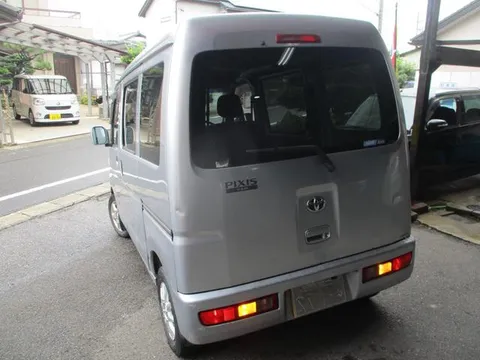 Toyota Pixis Van