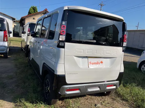 Mitsubishi Delica Mini
