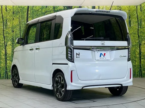 Honda N-BOX Custom