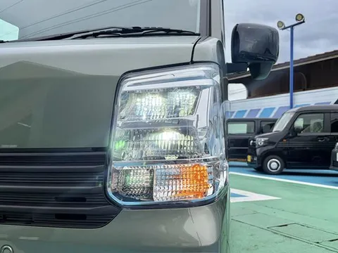 Nissan Clipper Van